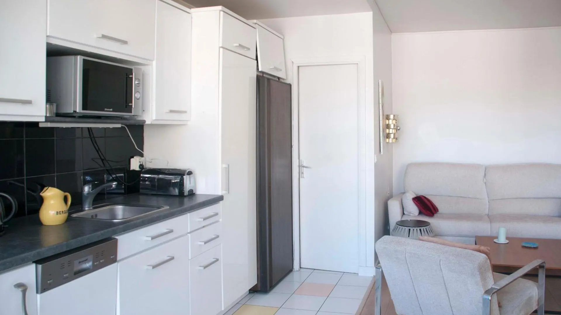 Cosy Apartment With Balcony In The Heart Of 巴黎